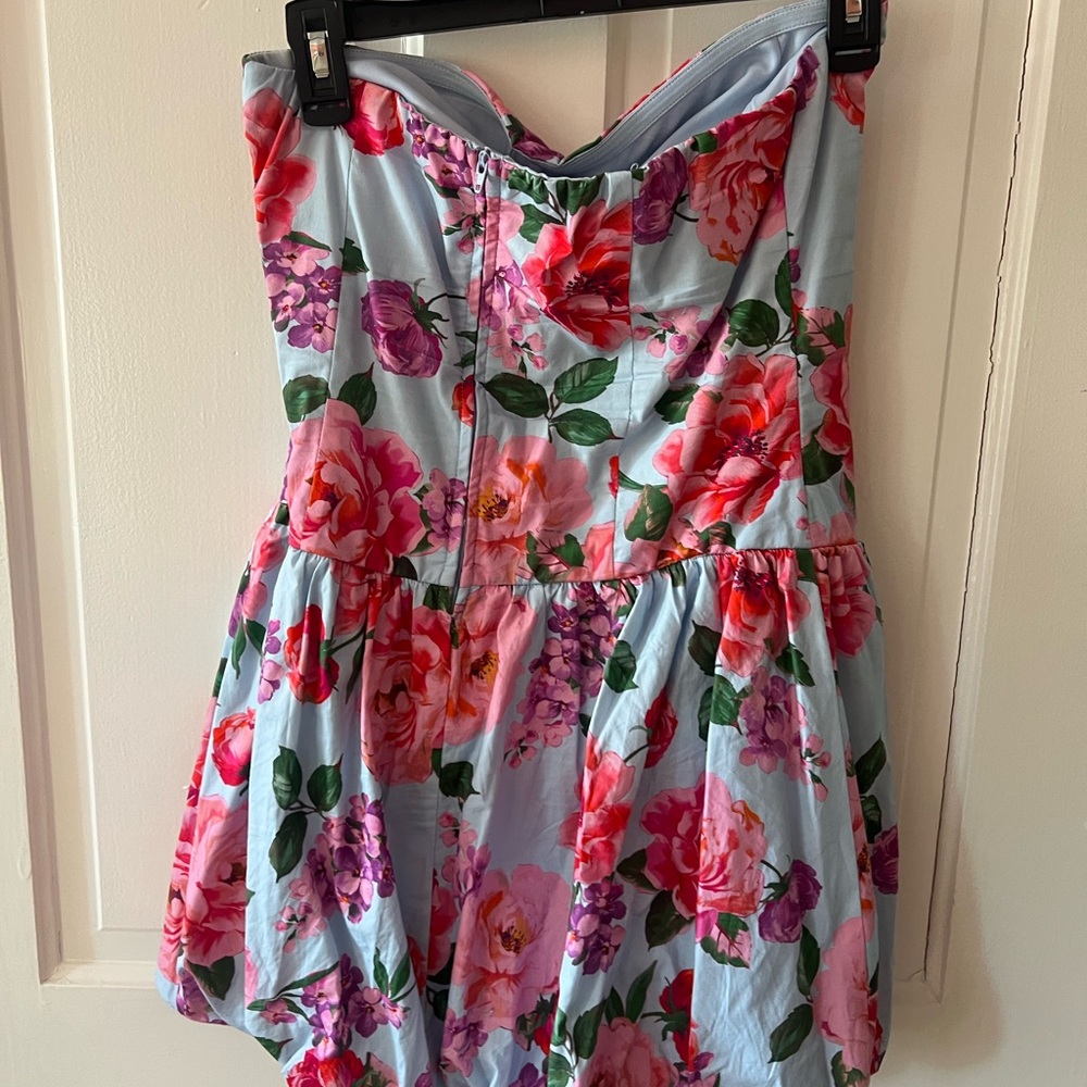 Dress - Picture 2 of 2